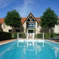 Hotel Les Suites - Domaine de Cr&eacute;cy, מלון בקרסי לה שאפל