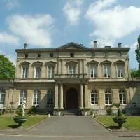 Château De La Motte Fenelon, отель в городе Камбре