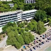 SUN HOTEL KINETA Beach Front, hotell i Kineta