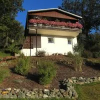 Ferienhaus im Ederbergland، فندق في Hatzfeld
