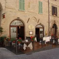 Oro Rosso Hotel Ristorante, хотел в Монтефалко