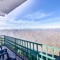 Trimurti Pine Valley Resort, hotel i Shimla