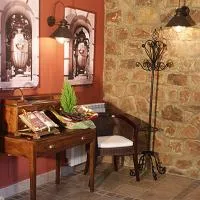 Hostal Los Canteros, hotel di Golmayo