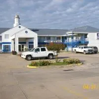American Inn and Suites White Hall: White Hall şehrinde bir otel