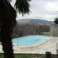 Fouettara, hotel Firminyben