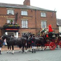 The Hand Hotel, hotel in Chirk