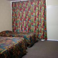The Islands Inn Motel, hotel near Whitsunday Airport - WSY, Airlie Beach
