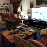Shared Top 1st floor villa, hotel em Limassol