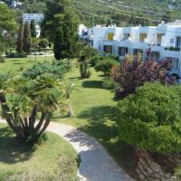 Siesta Mar Apartamentos Ibiza، فندق في سانتا إيولاليا ديل ريو