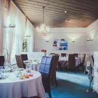 Hôtel Logis Le Bourbon, hotel em Yssingeaux