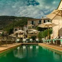 Auberge De Tourrettes، فندق في توريتس سور لوب
