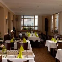 Gasthaus Metzgerei Pension Maßem, hotel en Schillingen