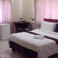 Hardrock Guest House, hotel perto de Francistown Airport - FRW, Francistown