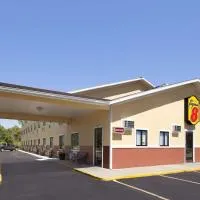 Super 8 by Wyndham Fremont NE、Fremontのホテル