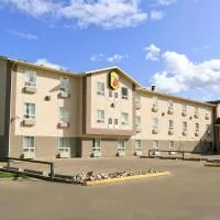 Super 8 by Wyndham Slave Lake AB, מלון בSlave Lake