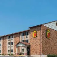 Super 8 by Wyndham St Charles, Hotel in Saint Charles