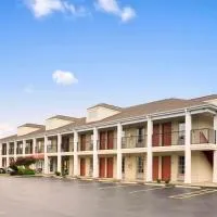 Super 8 by Wyndham Garner/Clayton/Raleigh, hôtel à Edmondson
