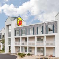 Super 8 by Wyndham Madison East, hotel near Dane County Regional Airport - MSN, Madison