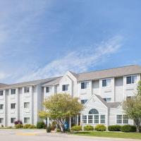 Microtel Inn and Suites Clear Lake, hotel in zona Mason City Municipal - MCW, Clear Lake