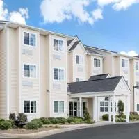 Microtel Inn & Suites by Wyndham Ozark โรงแรมในโอซาร์ค