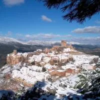 Apartamentos Raisa, hotel v mestu Hornos