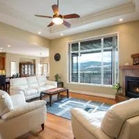 Adela's Bed and Breakfast、West Kelownaのホテル