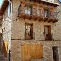 Cal Sastre, Hotel in Castellar de NʼHug