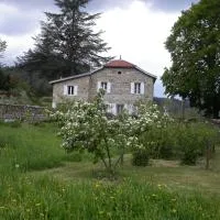 Gite Deux-Eaux, хотел в Saint-Martial