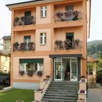 Hotel Villa Mon Toc, hotel v destinaci Stresa
