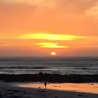Wavey Beach Room, ξενοδοχείο σε Melkbosstrand