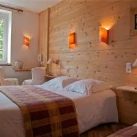 LOGIS Les Arobiers, hotel v destinaci Lamoura