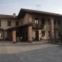 Al Calar Della Sera, hotell i Sommariva del Bosco