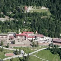 Bella Italia & EFA Village, khách sạn ở Forni Avoltri