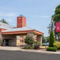 Ramada by Wyndham Portland, hotel v okrožju Southeast Portland, Portland