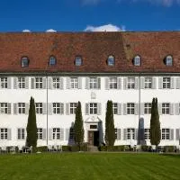 Klosterhotel Kreuz, хотел в Mariastein