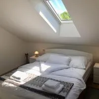 Rooms Garden, отель в городе Слунь