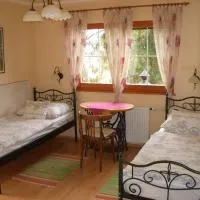 Bundi Vendégház, hotel v destinácii Kehidakustány