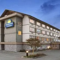 Days Inn & Suites by Wyndham Langley, хотел в Лангли