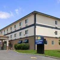 Days Inn & Suites by Wyndham Romeoville, готель у місті Ромеовілл