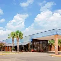 Days Inn by Wyndham Bay City، فندق في باي سيتي
