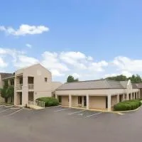 Days Inn by Wyndham Alexander City, отель в городе Александер-Сити