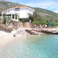 House Zaca, hotel v destinaci Zavala