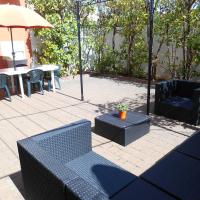 Villetta RED con spazio esterno a 50 metri dalla spiaggia, Hotel in Gallipoli