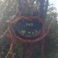Court Barn Cottage B&B, khách sạn ở Burwash