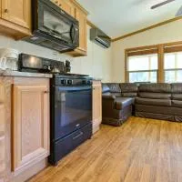 Rondout Valley Camping Resort Deluxe Park Model 11, hotelli kohteessa Accord
