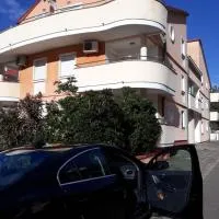 Marina & Luka, ξενοδοχείο σε Povljana