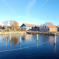 Klintholm Marina Park Cabins, hotel v destinaci Borre
