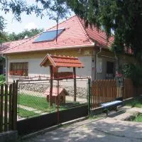 Manó Vendégház, hotell i Pázmánd