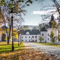 Chateau Appony, hotel u gradu Oponice