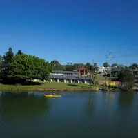 Hibiscus Lakeside Motel、Budgewoiのホテル